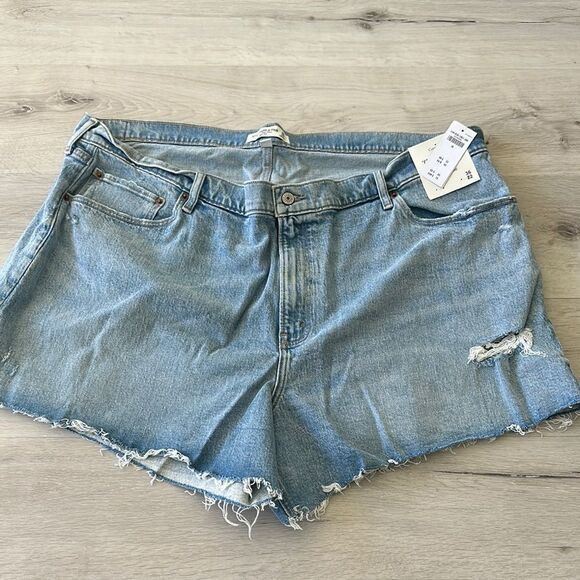 Abercrombie & Fitch Curve Love 4” Mom Short High Rise Light 36/22 NWT IN PKG - Picture 1 of 7